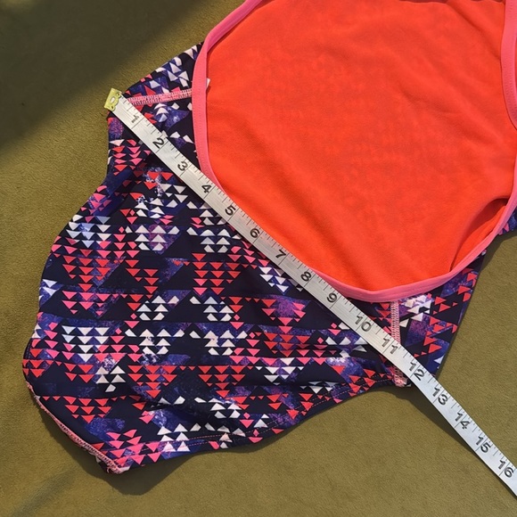 TYR Diamond-Fit Swimsuit Size 8/34 in Pink Blue Purple Geometric Pattern 68 - Picture 7 of 8